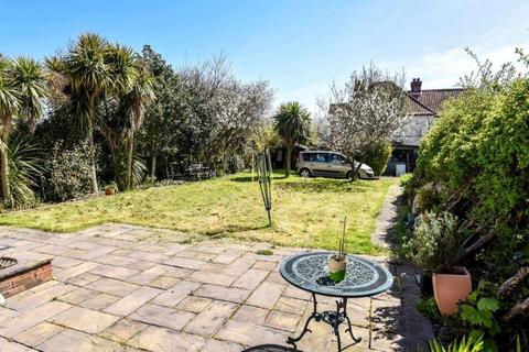 2 Old Hatch Manor, Ruislip, HA4 8QG