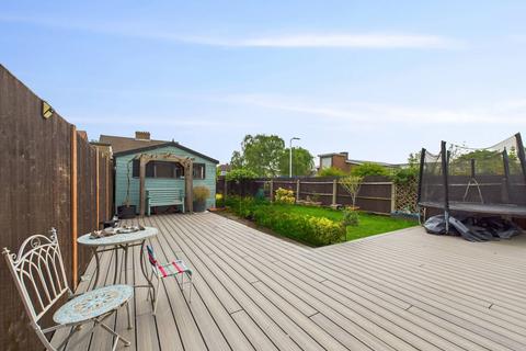 62 Crest Gardens, Ruislip, HA4 9HD