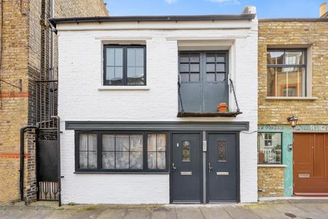 2 bedroom flat for sale, Sylvester Path, Hackney Central, E8