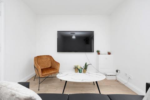2 bedroom flat for sale, Sylvester Path, Hackney Central, E8