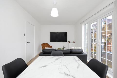 2 bedroom flat for sale, Sylvester Path, Hackney Central, E8
