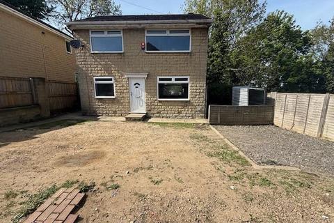 32 Castlegate Drive, Bradford, BD10 8BW