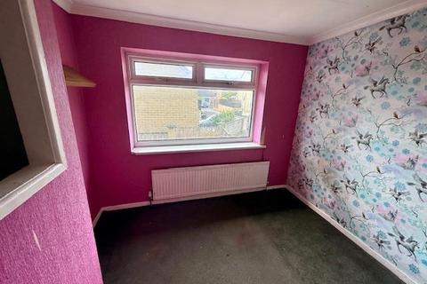 32 Castlegate Drive, Bradford, BD10 8BW