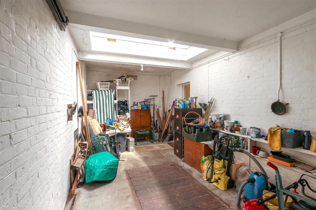 Garage.jpg