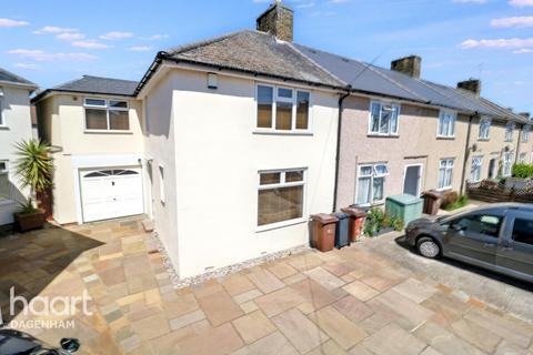 3 bedroom end of terrace house for sale, Rosedale Road, Dagenham