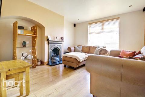 3 bedroom end of terrace house for sale, Rosedale Road, Dagenham