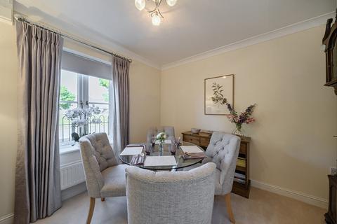 9 Campion Way, Witney, OX28 1EX