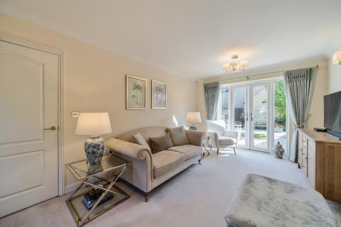 9 Campion Way, Witney, OX28 1EX