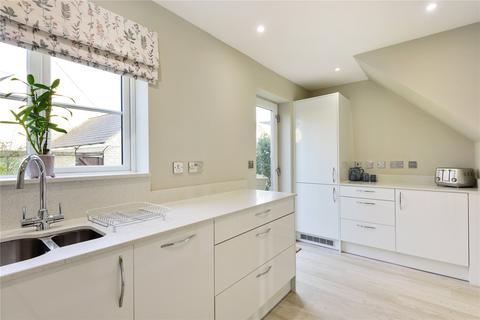 9 Campion Way, Witney, OX28 1EX