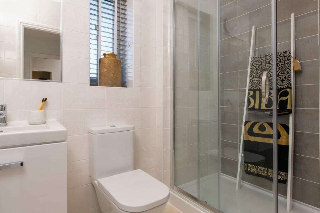 En suite.jpeg