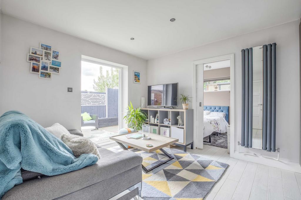 19 Trinity Avenue, SL7 3 AL (LOW RES)-14