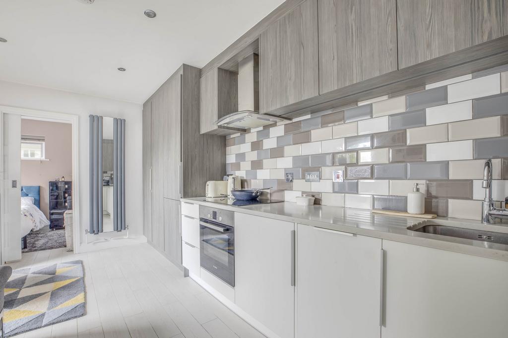 19 Trinity Avenue, SL7 3 AL (LOW RES)-13