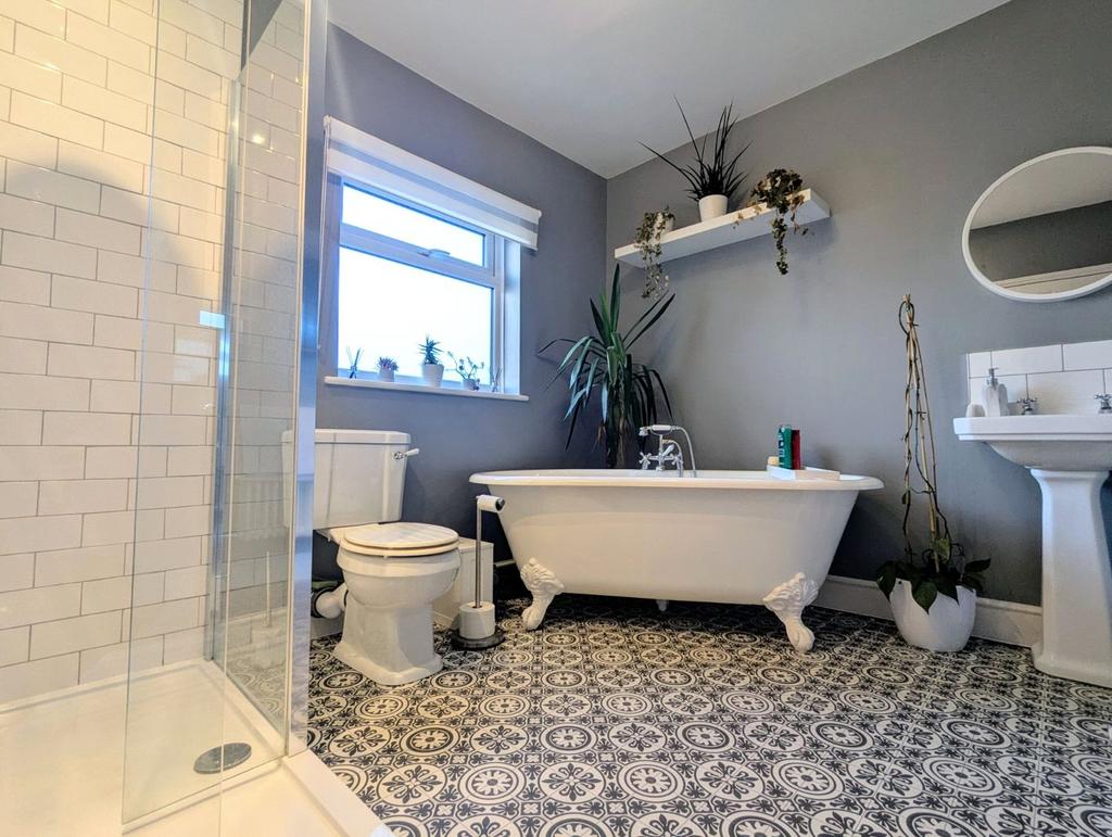 Main Bathroom