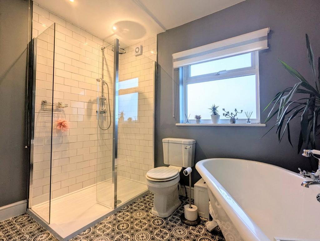 Main Bathroom