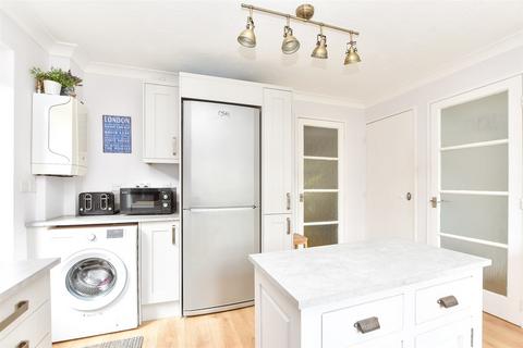 4 bedroom detached house for sale, Hutchins Way, Horley RH6
