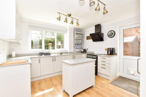 4 bedroom detached house for sale, Hutchins Way, Horley RH6