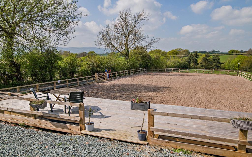 Decking &amp; Menage