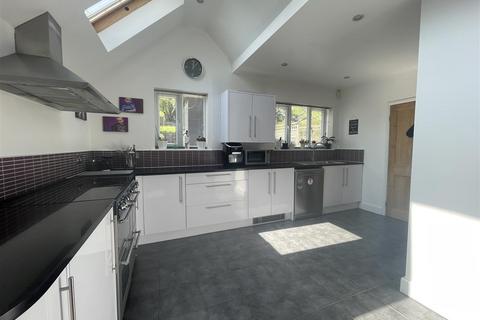 4 bedroom detached house for sale, Peppard Road, Sonning Common Reading RG4