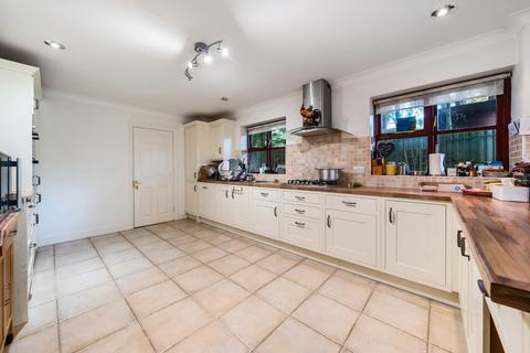 5 bedroom detached house for sale, Collum Green Road, Farnham Common