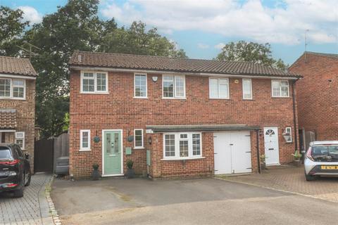 undefined, Denton Way, Camberley GU16