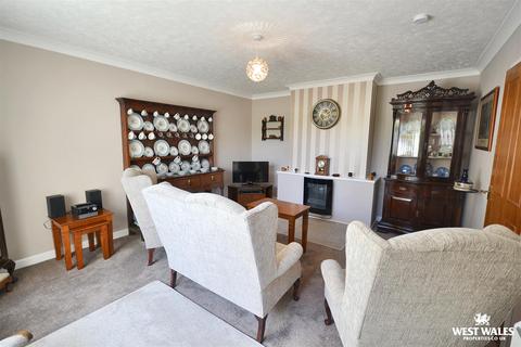 2 bedroom detached bungalow for sale, Glanarberth, Llechryd, Cardigan