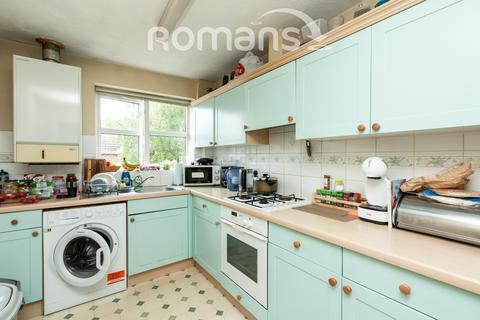 2 bedroom flat to rent, Lime Gardens, Basingstoke, RG21
