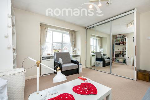 2 bedroom flat to rent, Lime Gardens, Basingstoke, RG21