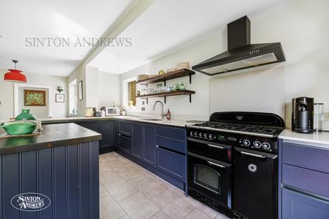 undefined, Queens Gardens, Ealing, W5