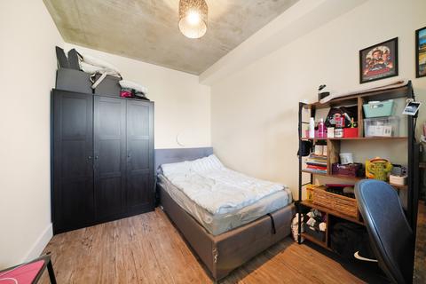 2 bedroom apartment to rent, South Street, Romford