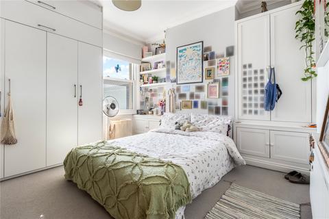 3 bedroom maisonette for sale, Crescent Road, London, N22