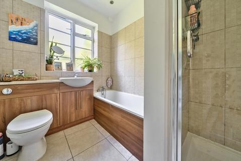 2 bedroom apartment for sale, London Road, London