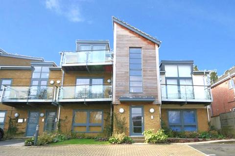 undefined, Kingsmead Road, High Wycombe, HP11