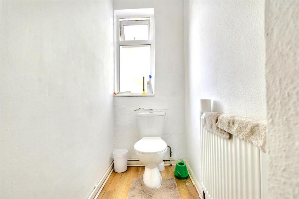 Shower Room 1.jpeg