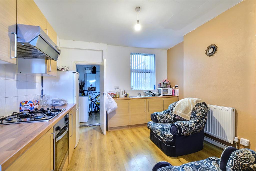 Kitchen 1.jpeg