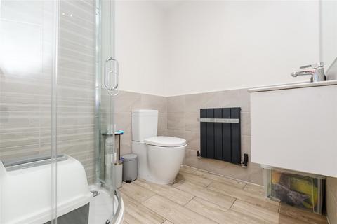 25 Commodores Close, Minster On Sea, Sheerness, ME12 3UU