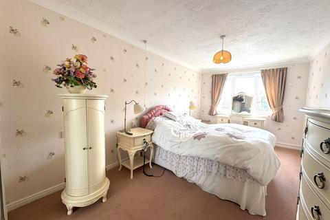 2 bedroom apartment for sale, Madingley Court, Cambridge Road, Southport, PR9 9SG