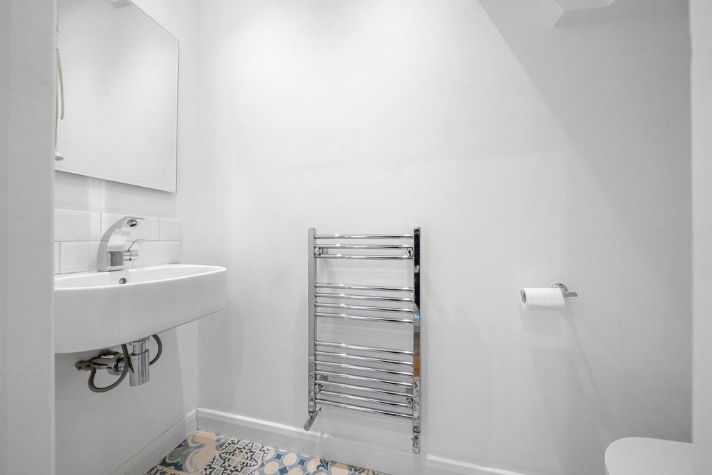 Cloakroom/Wc