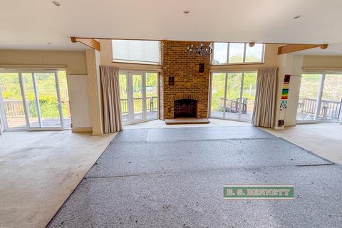 undefined, 3 Kingswood Creek, Wraysbury, Staines, Middlesex TW19 5EN