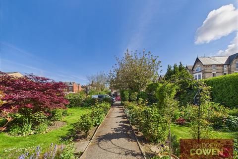 2 bedroom apartment for sale, Esplanade Road, Scarborough YO11