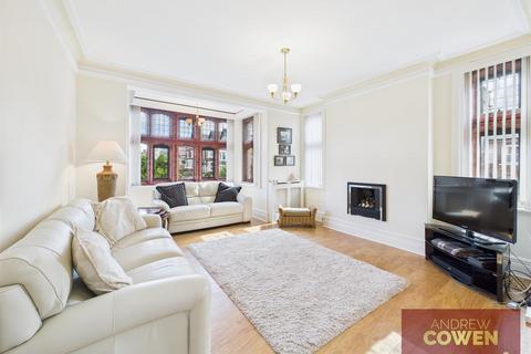 2 bedroom apartment for sale, Esplanade Road, Scarborough YO11