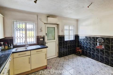 3 bedroom semi-detached house for sale, Briar Road, Doncaster DN6