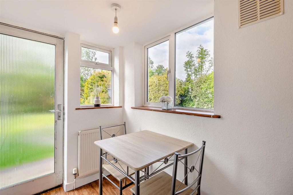 8647385-interior04-800.jpg