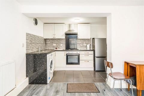 1 bedroom flat to rent, Lewisham Way, London SE14