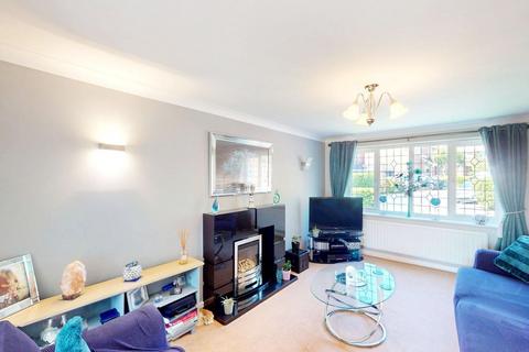 3 bedroom detached house for sale, Horsham Close, Westhoughton, BL5