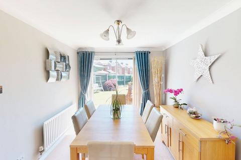 3 bedroom detached house for sale, Horsham Close, Westhoughton, BL5