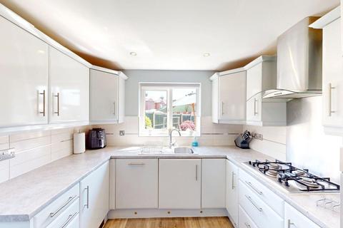 3 bedroom detached house for sale, Horsham Close, Westhoughton, BL5