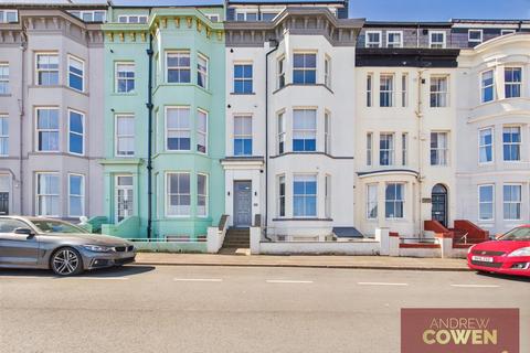 2 bedroom flat for sale, Queens Parade, Scarborough YO12