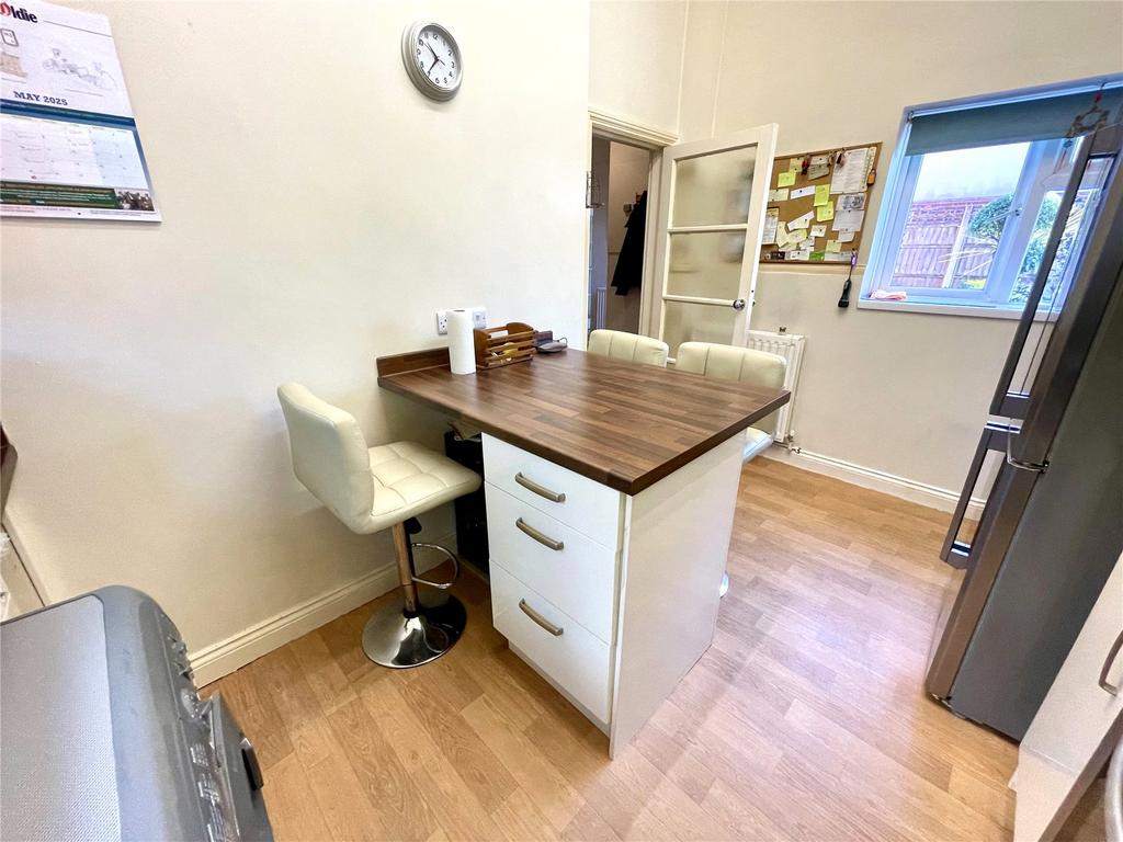 Kitchen/Breakfast Rm
