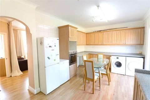 3 bedroom terraced house to rent, Larkway Close, Kingsbury NW9