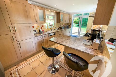 27 Rennets Close, London, SE9 2NQ